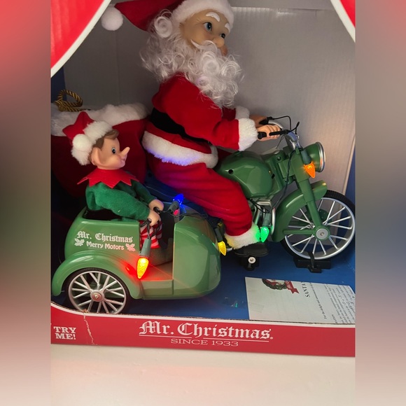 ❤️NEW Mr. Christmas Motorcycling Santa with Sidecar (15”) - Picture 8 of 10